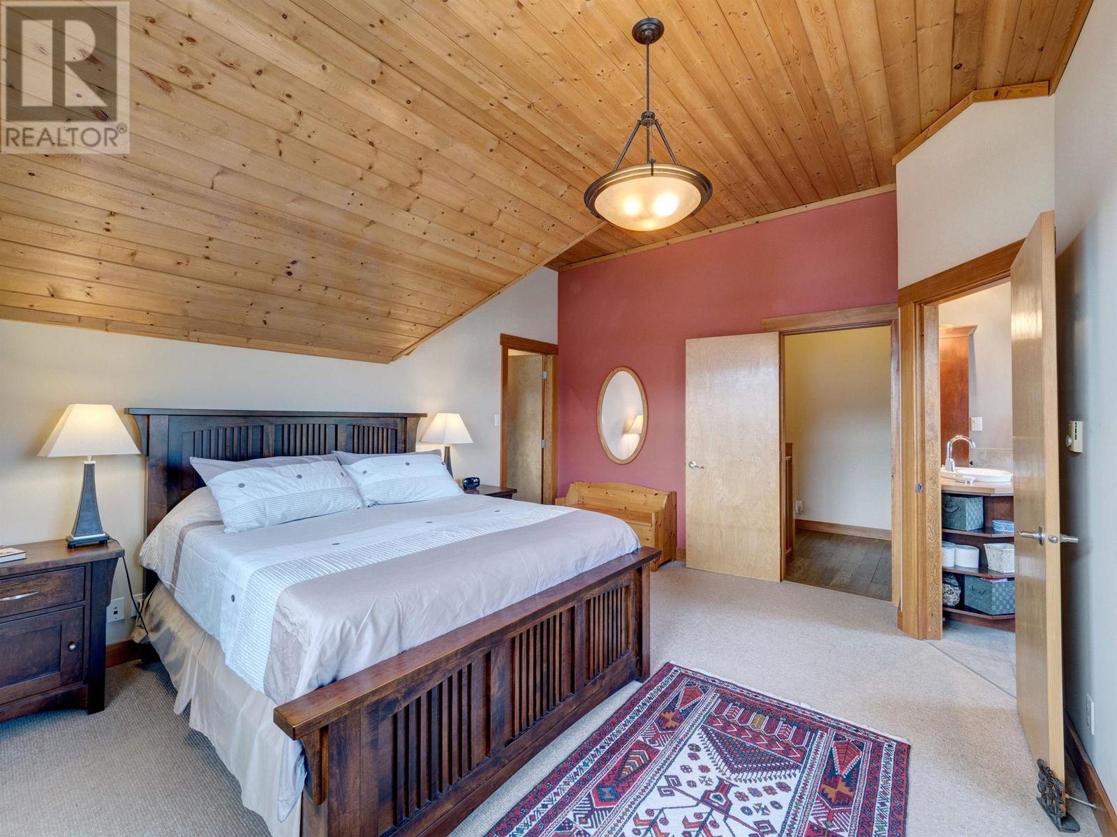 6373 N GALE AVENUE, Sechelt