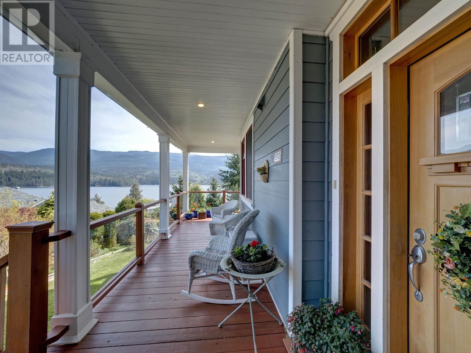 6373 N GALE AVENUE, Sechelt