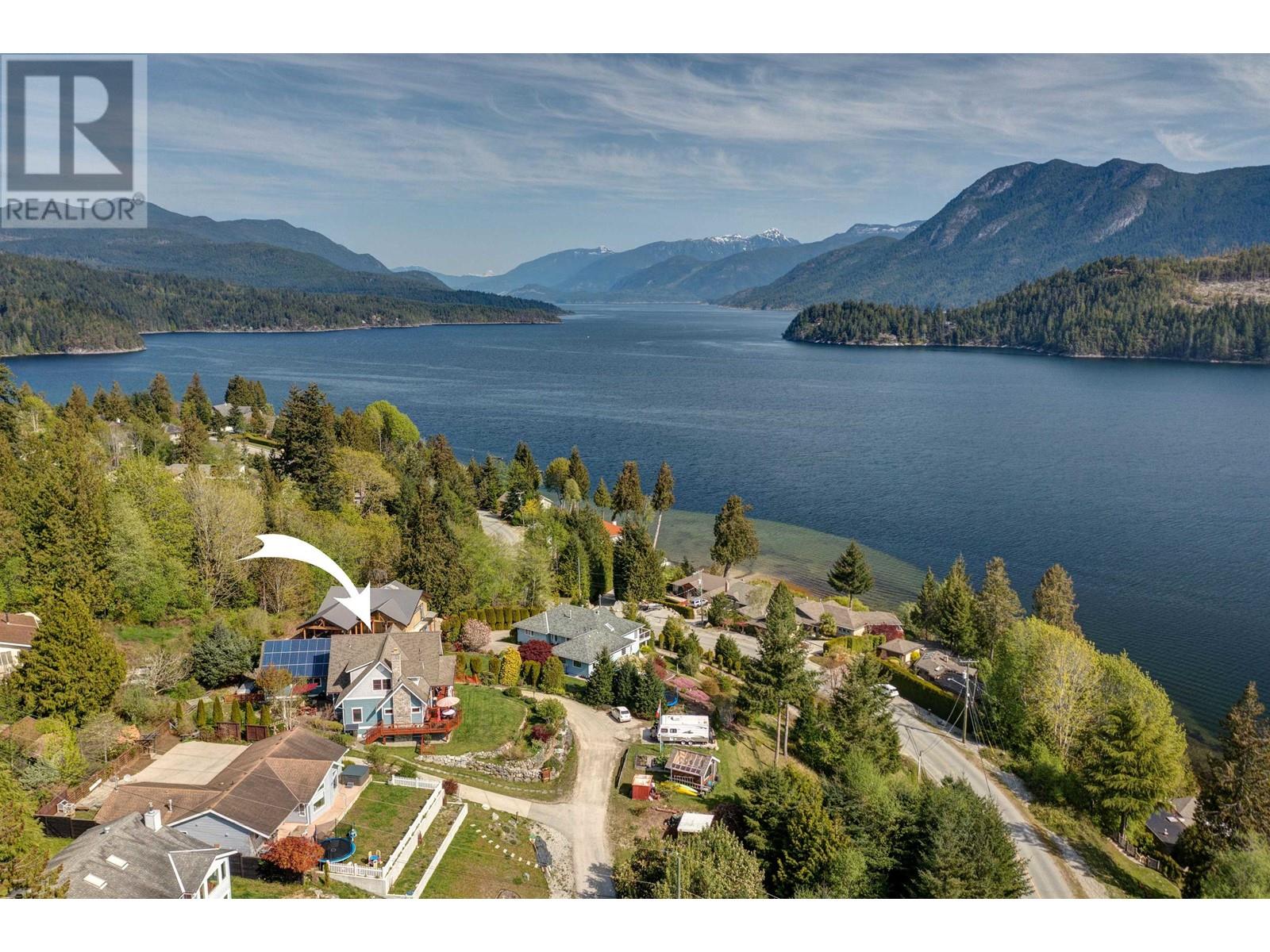 6373 N GALE AVENUE, Sechelt