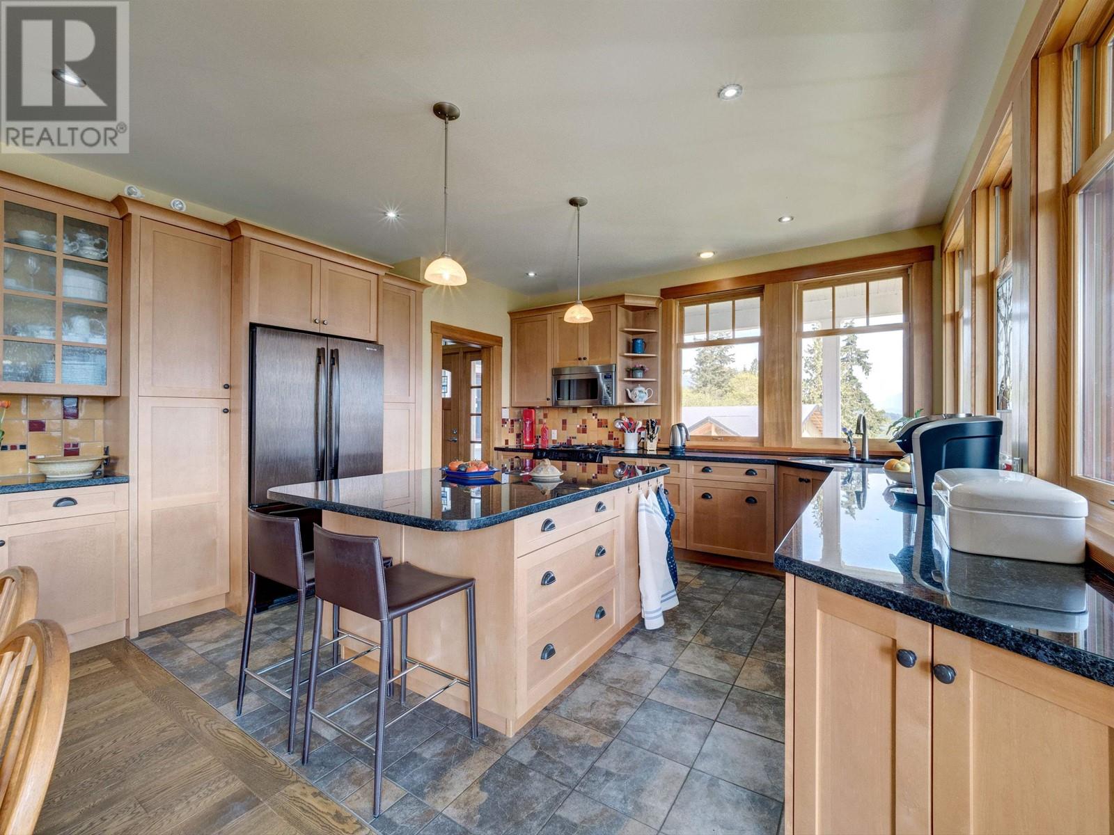 6373 N GALE AVENUE, Sechelt