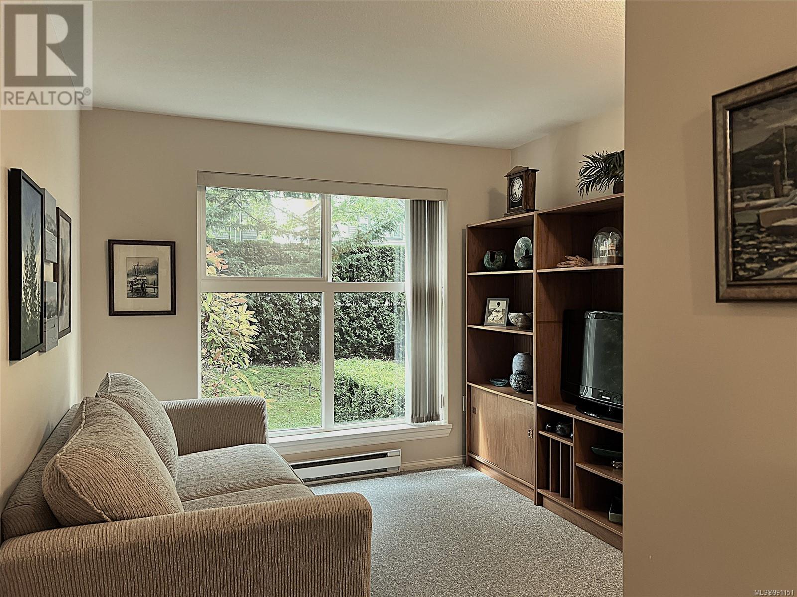 Photo 5 of 107 750 Memorial Ave, Qualicum Beach BC