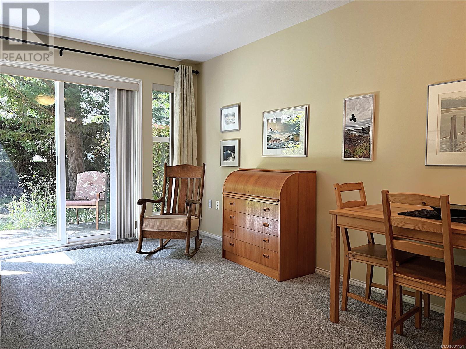 Photo 6 of 107 750 Memorial Ave, Qualicum Beach BC
