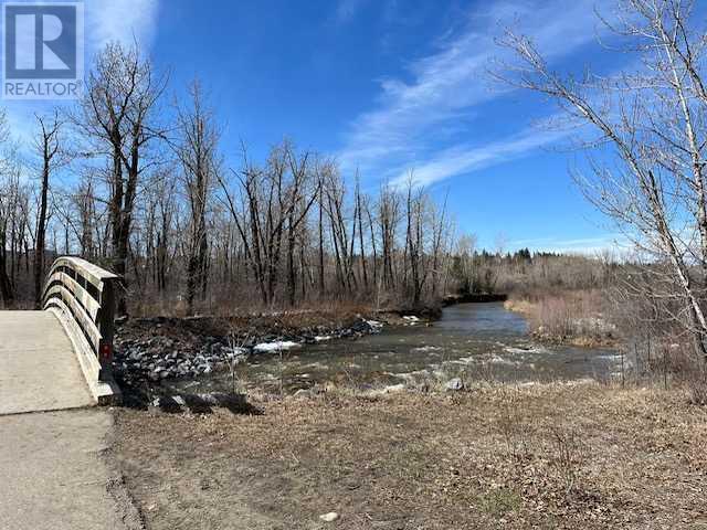 Single Family House Multi-level for Sale in   Shawnee Common SW Shawnee Slopes Calgary 