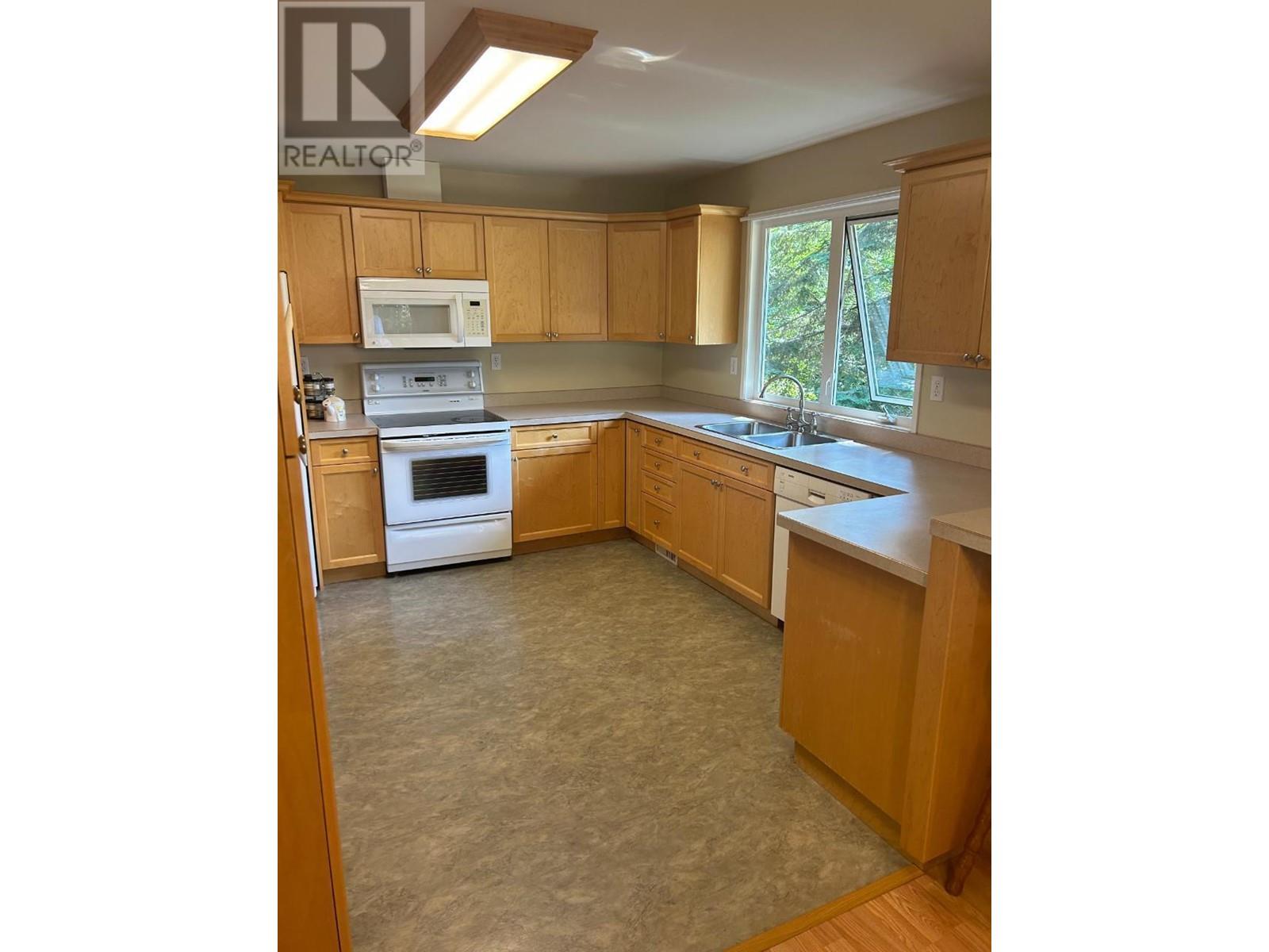 Photo 6 of 1055 White Road, South Slocan BC