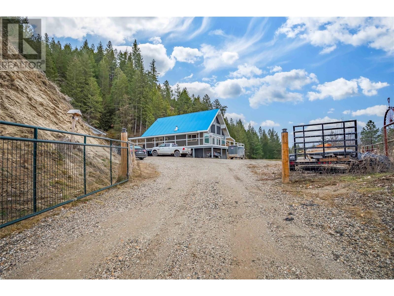  2621 Salmon River Road, Salmon Arm