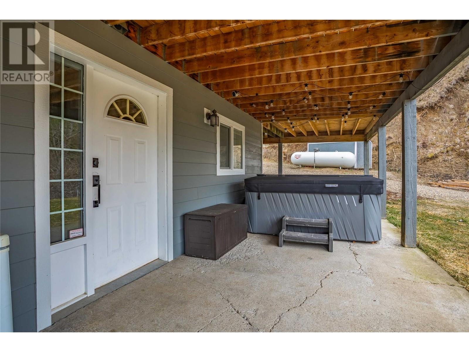  2621 Salmon River Road, Salmon Arm