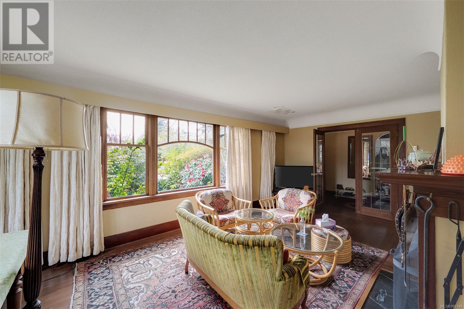 516 SIMCOE ST - Image 10