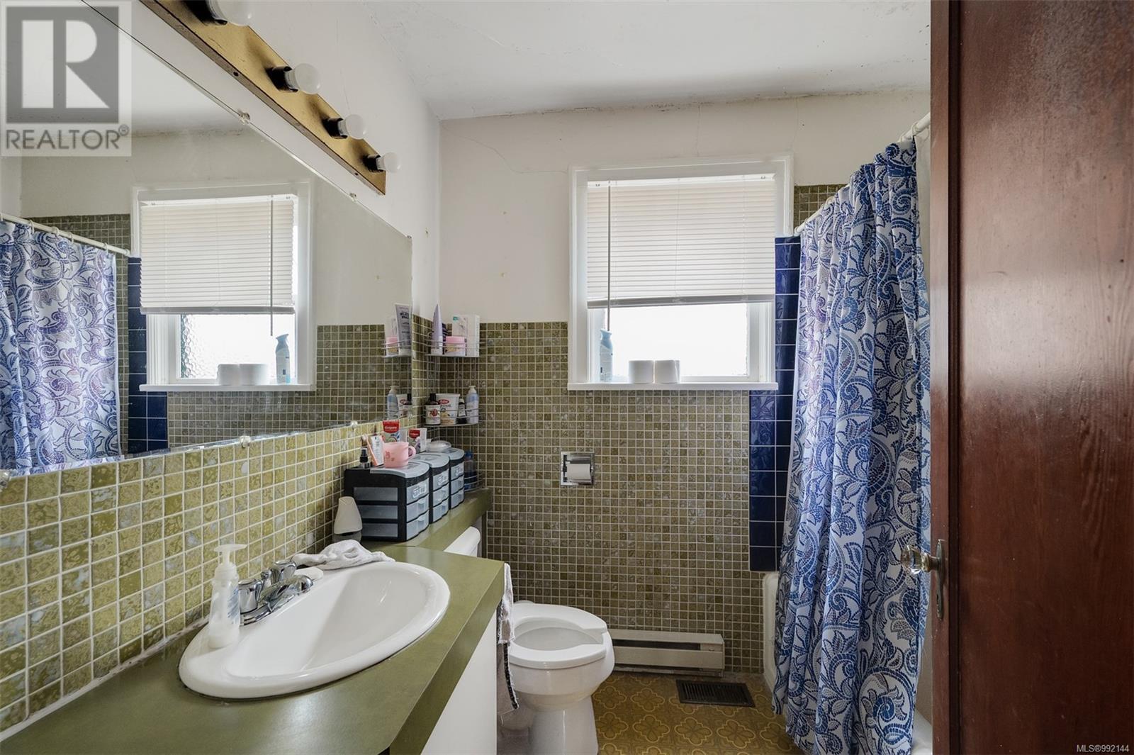 516 SIMCOE ST - Image 14