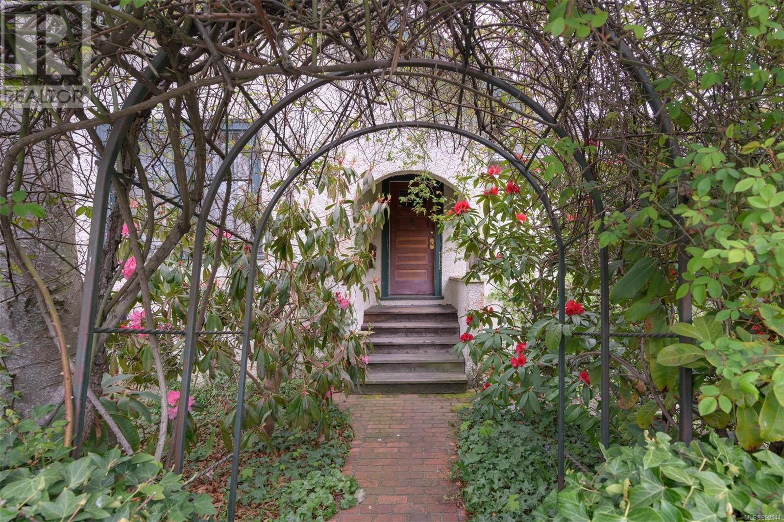 516 SIMCOE ST - Image 7