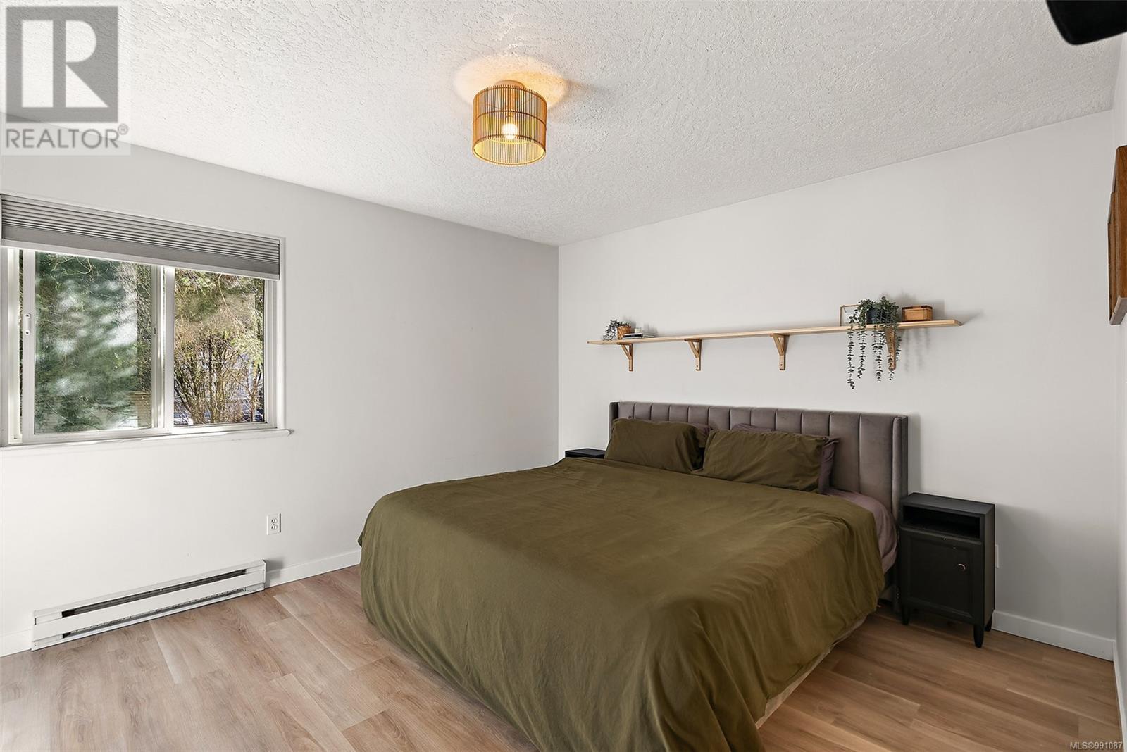 2645 Selwyn Rd, Langford real estate listing 991087