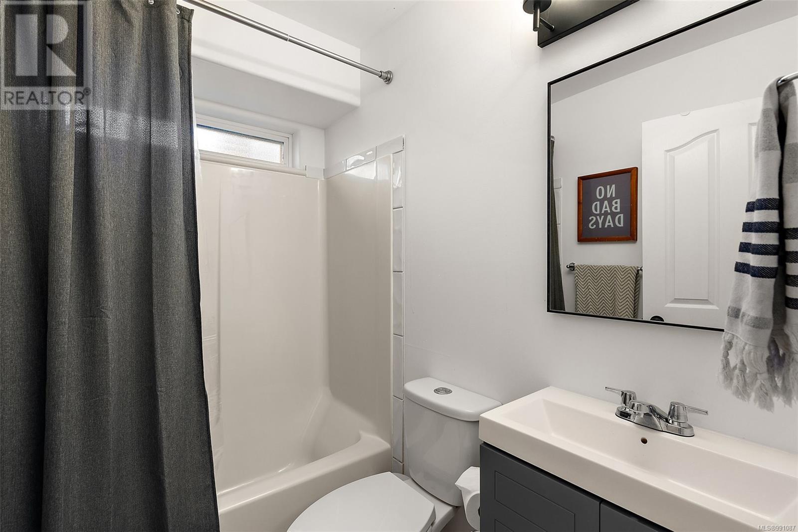 2645 Selwyn Rd, Langford real estate listing 991087