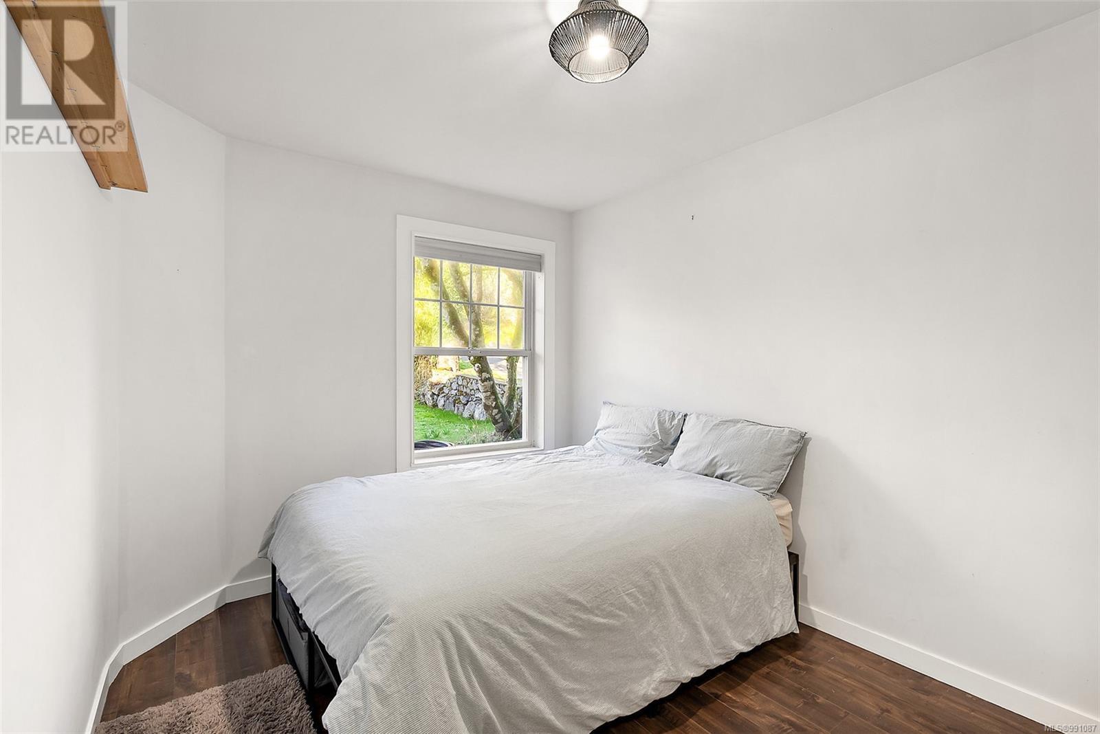2645 Selwyn Rd, Langford real estate listing 991087