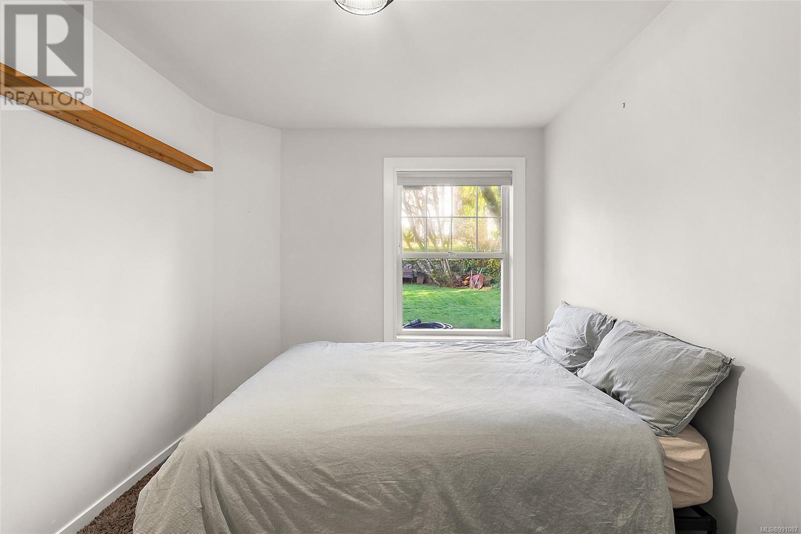 2645 Selwyn Rd, Langford real estate listing 991087