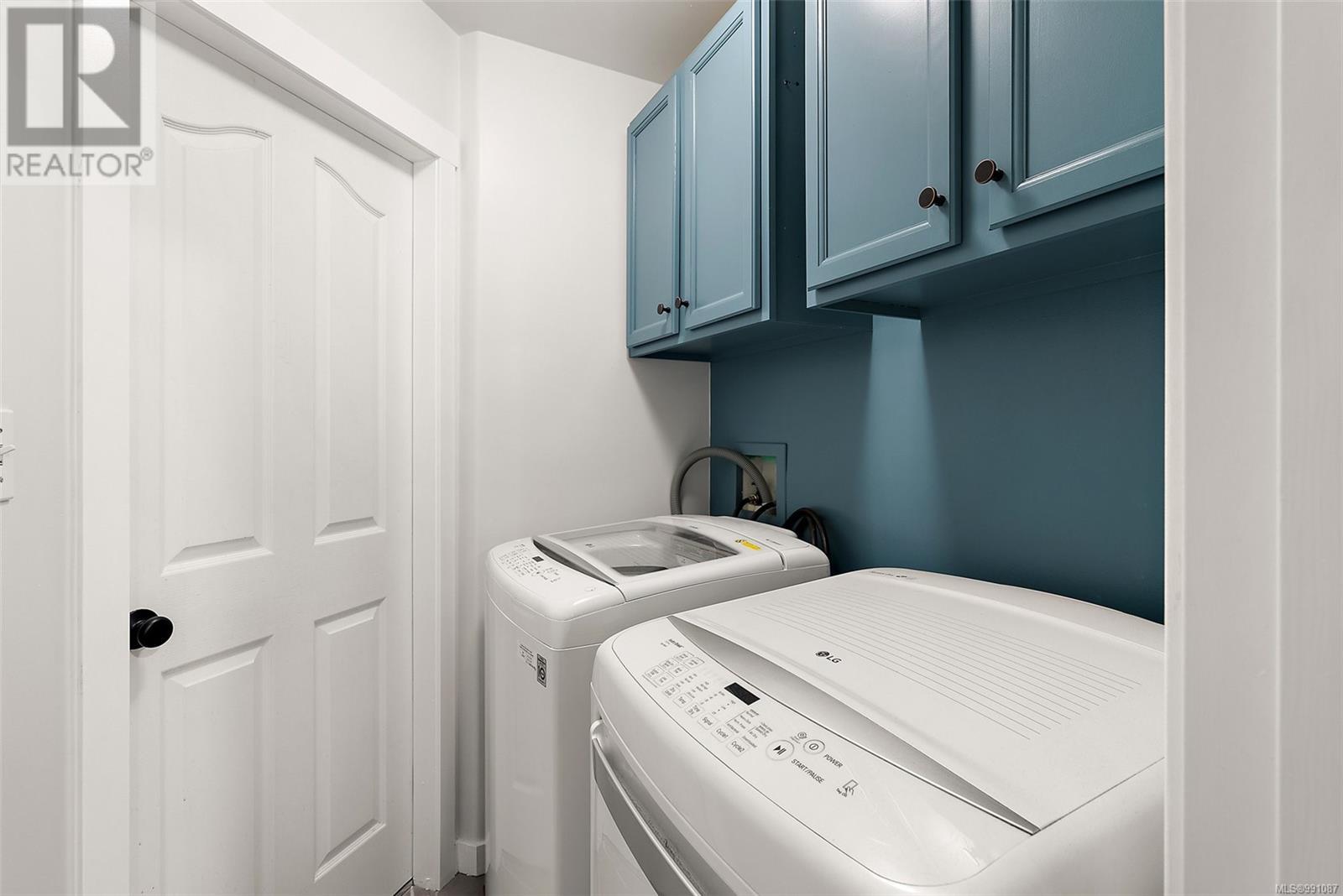 2645 Selwyn Rd, Langford real estate listing 991087