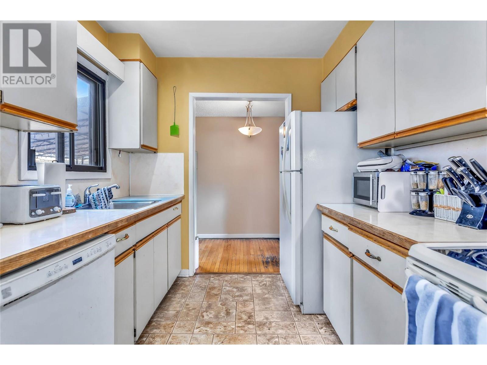  841 & 843 Martin Avenue, Kelowna
