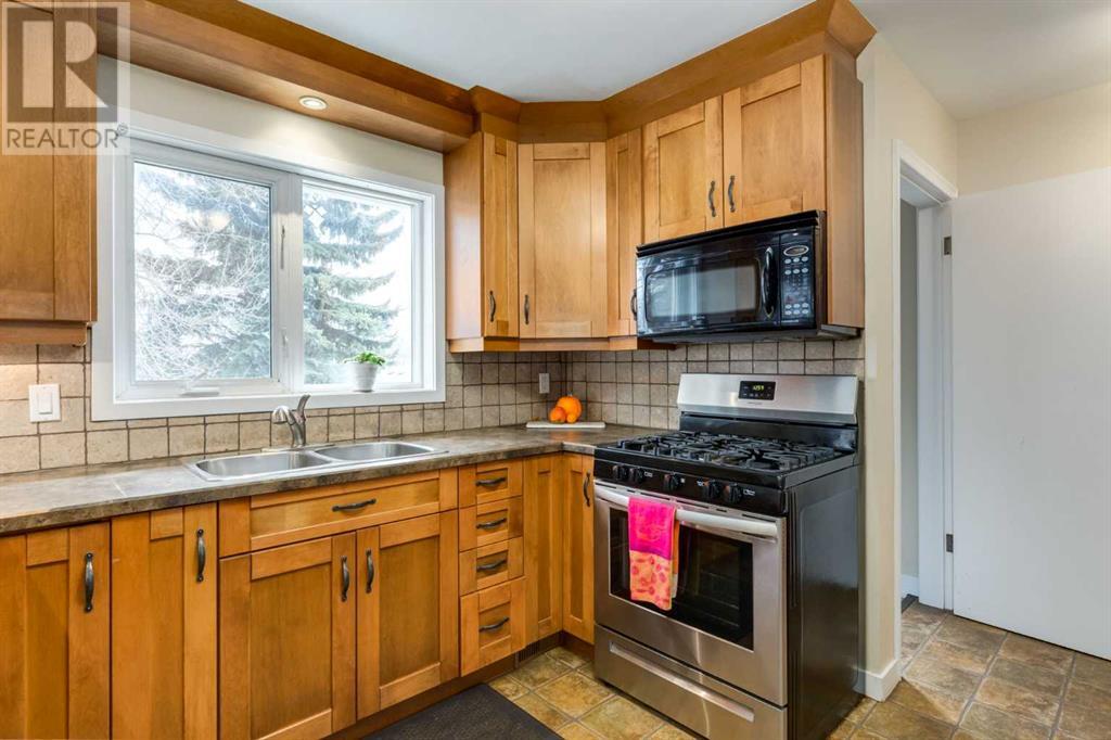 Single Family House Bungalow for Sale in  Hudson Road NW Highwood Calgary 