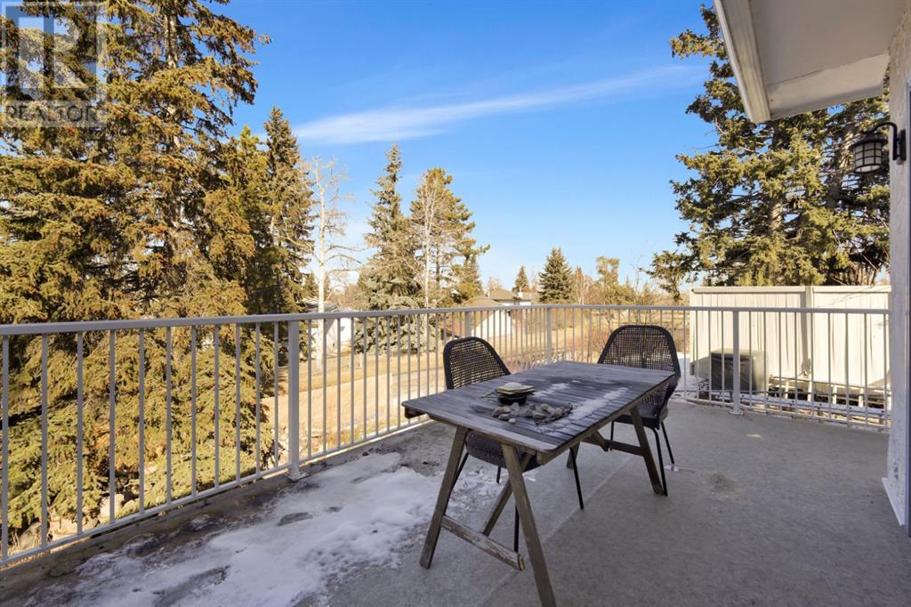 Single Family House Bungalow for Sale in  Oakwood Place SW Oakridge Calgary 