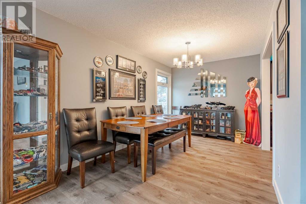 Single Family House 4 Level for Sale in  Beaconsfield Way NW Beddington Heights Calgary 