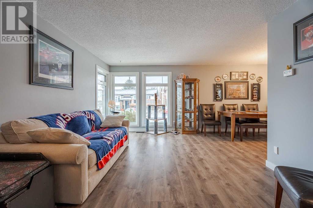 Single Family House 4 Level for Sale in  Beaconsfield Way NW Beddington Heights Calgary 