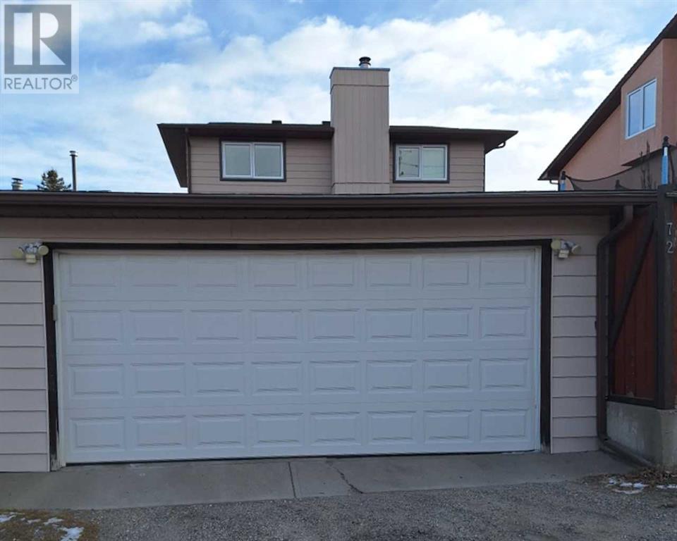 Single Family House 4 Level for Sale in  Beaconsfield Way NW Beddington Heights Calgary 