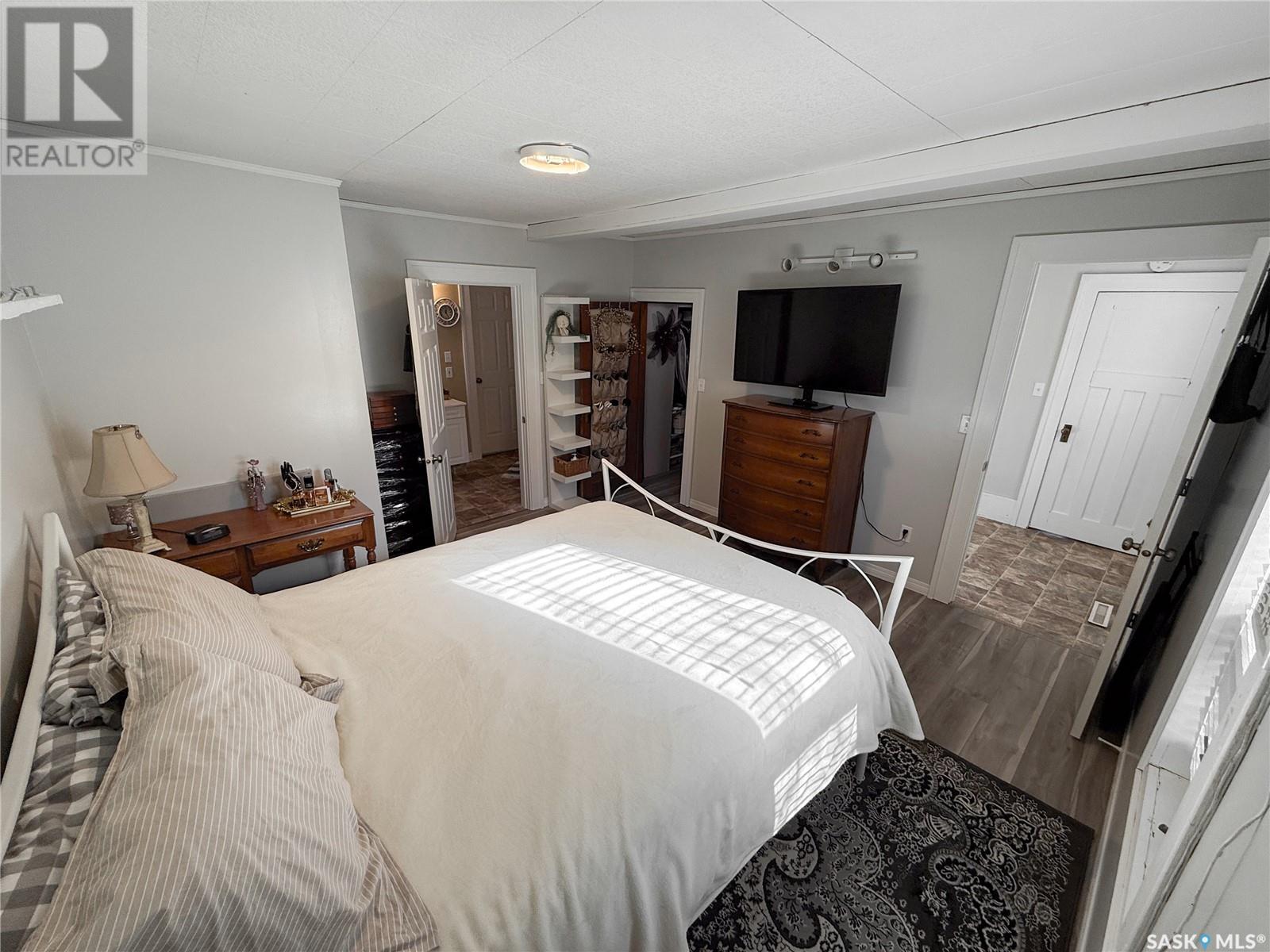 Photo 26 of 1159 Conrad Avenue, Gull Lake SK
