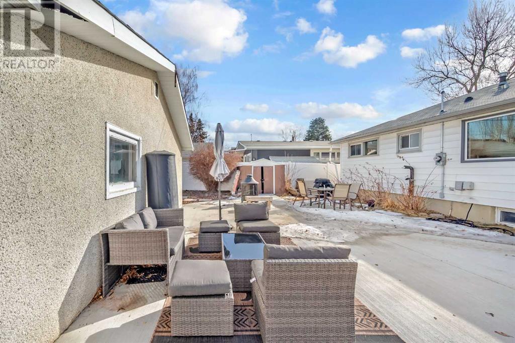 Single Family House Bungalow for Sale in  Caribou Drive NW Collingwood Calgary 