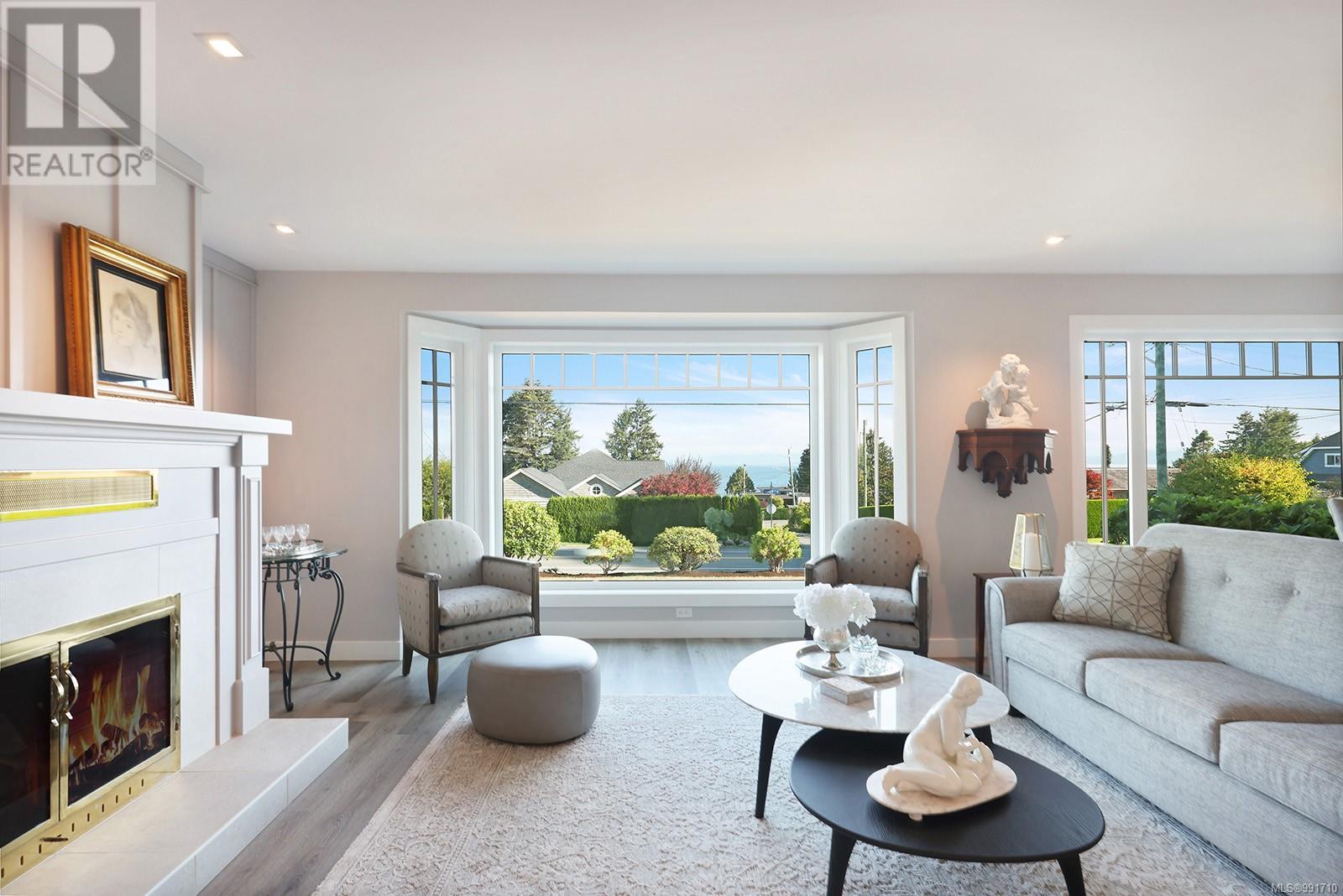 Photo 58 of 274 Crescent Rd W, Qualicum Beach BC