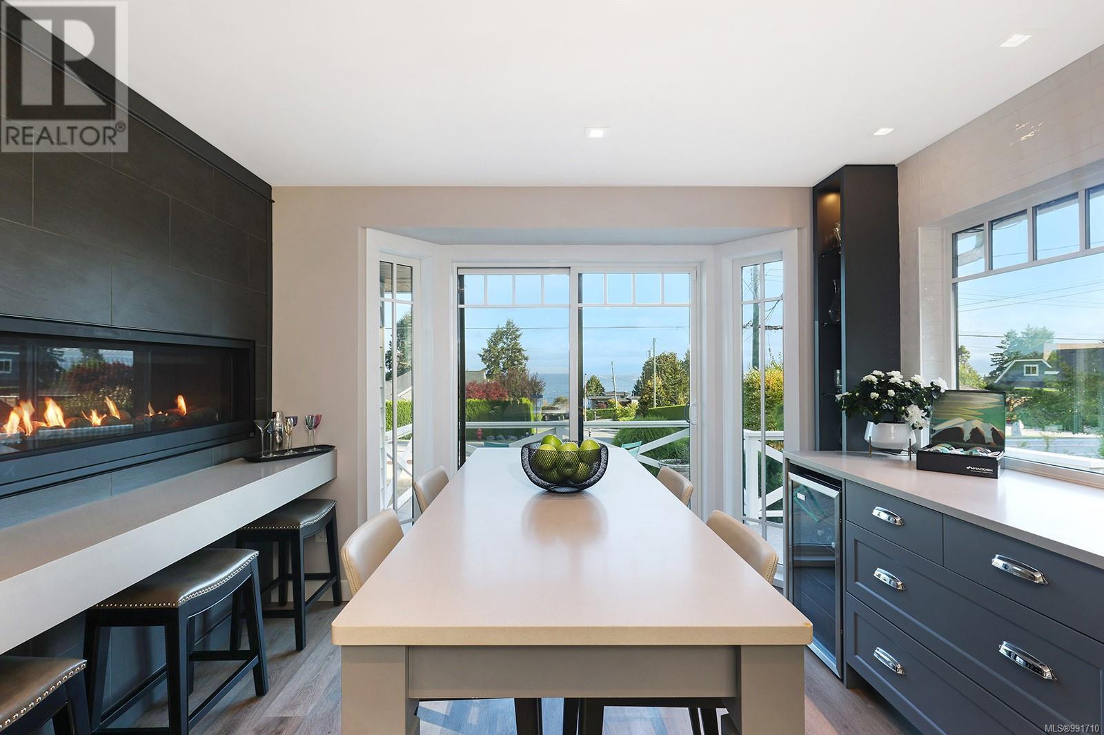 Photo 41 of 274 Crescent Rd W, Qualicum Beach BC