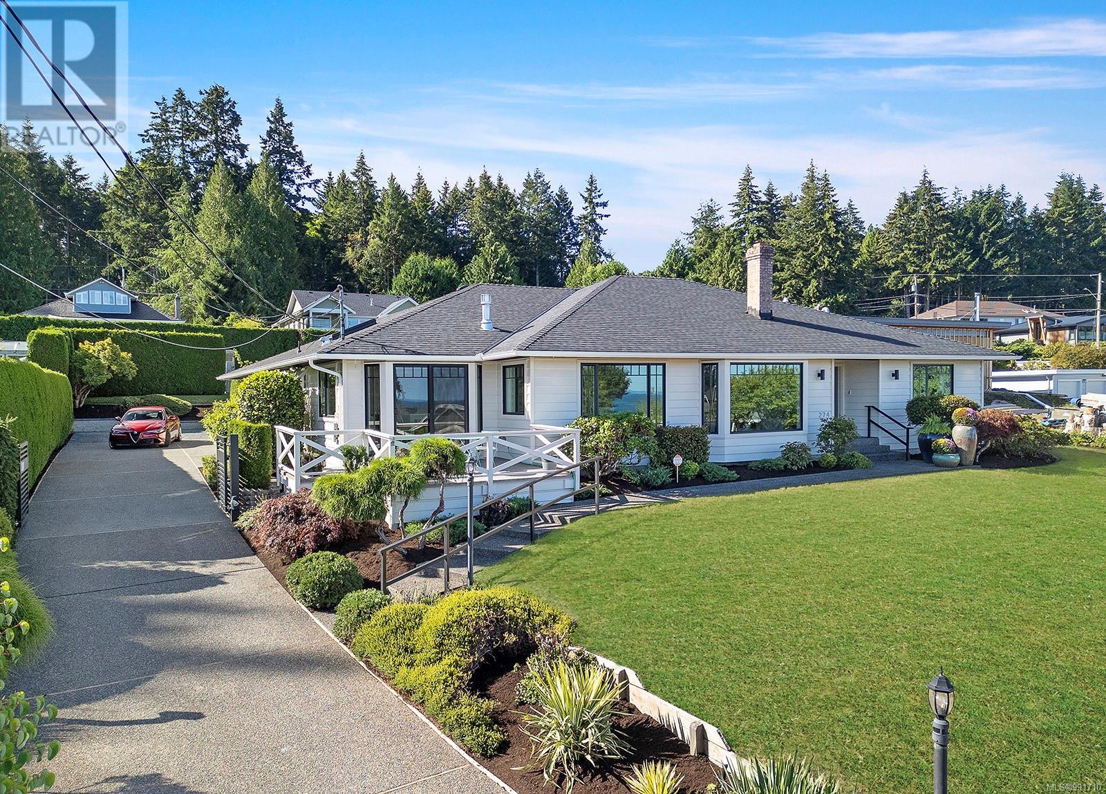 Photo 20 of 274 Crescent Rd W, Qualicum Beach BC
