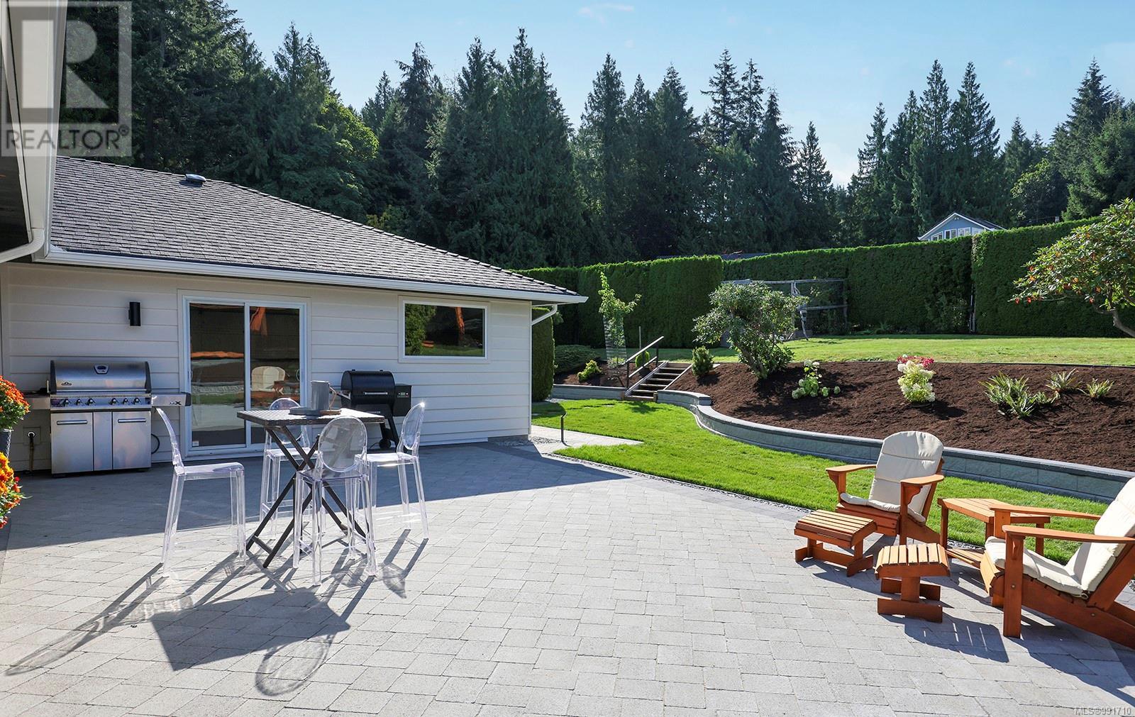 Photo 73 of 274 Crescent Rd W, Qualicum Beach BC
