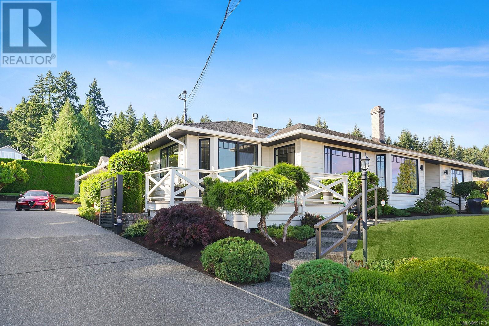Photo 24 of 274 Crescent Rd W, Qualicum Beach BC