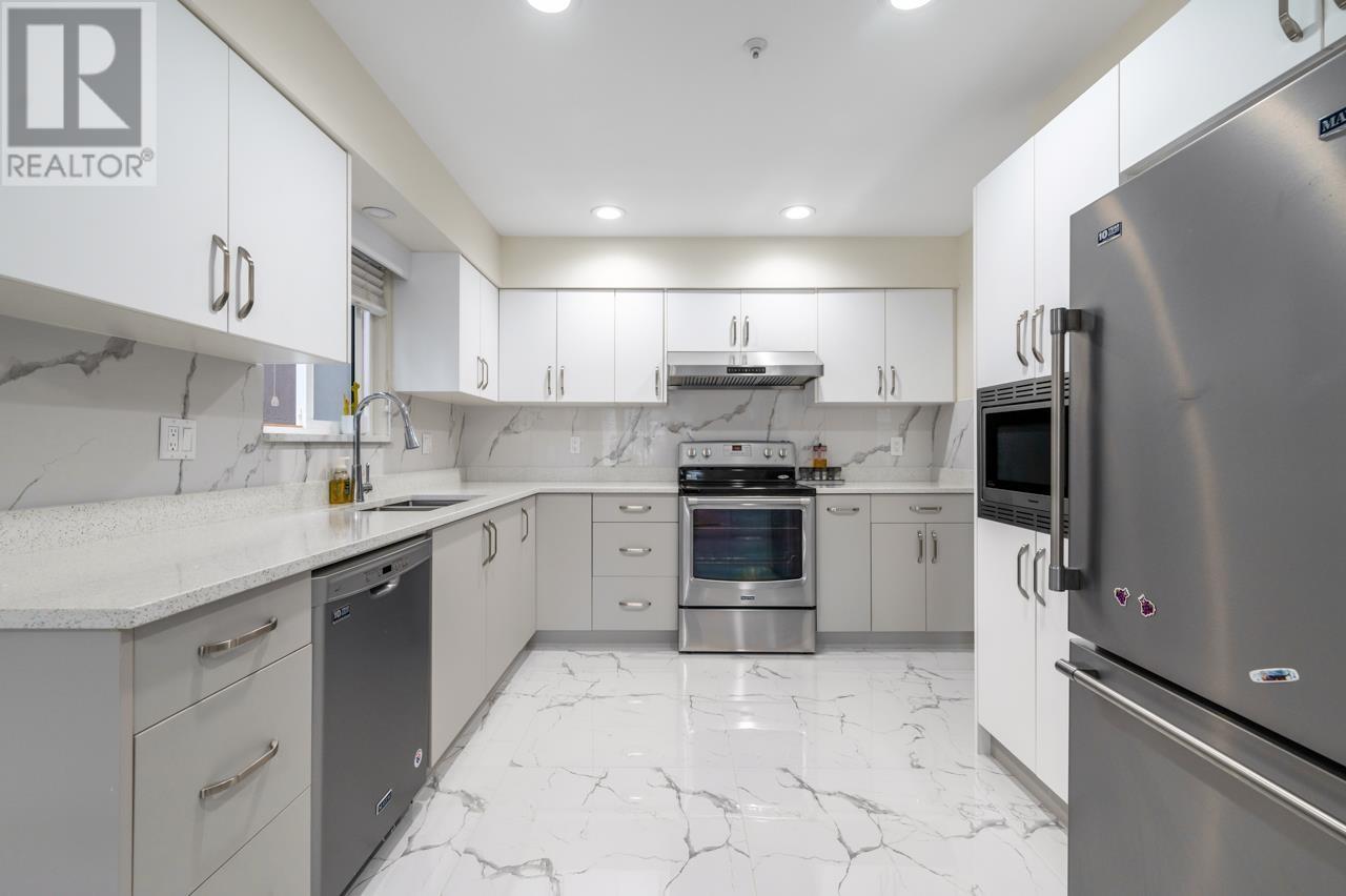 Photo 16 of 3210 E 23rd Avenue, Vancouver BC