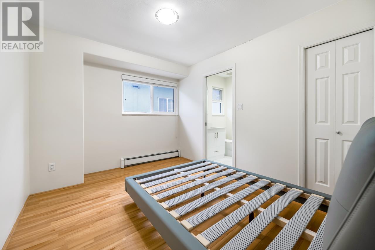 Photo 4 of 3210 E 23rd Avenue, Vancouver BC