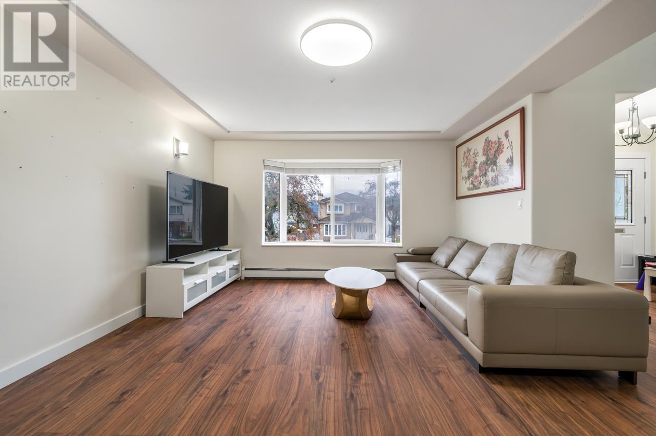 Photo 7 of 3210 E 23rd Avenue, Vancouver BC