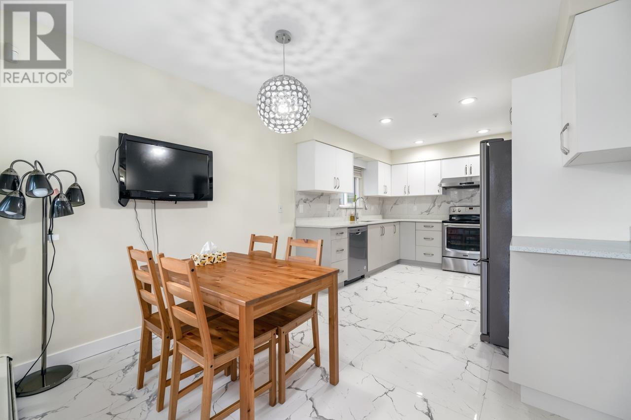 Photo 9 of 3210 E 23rd Avenue, Vancouver BC