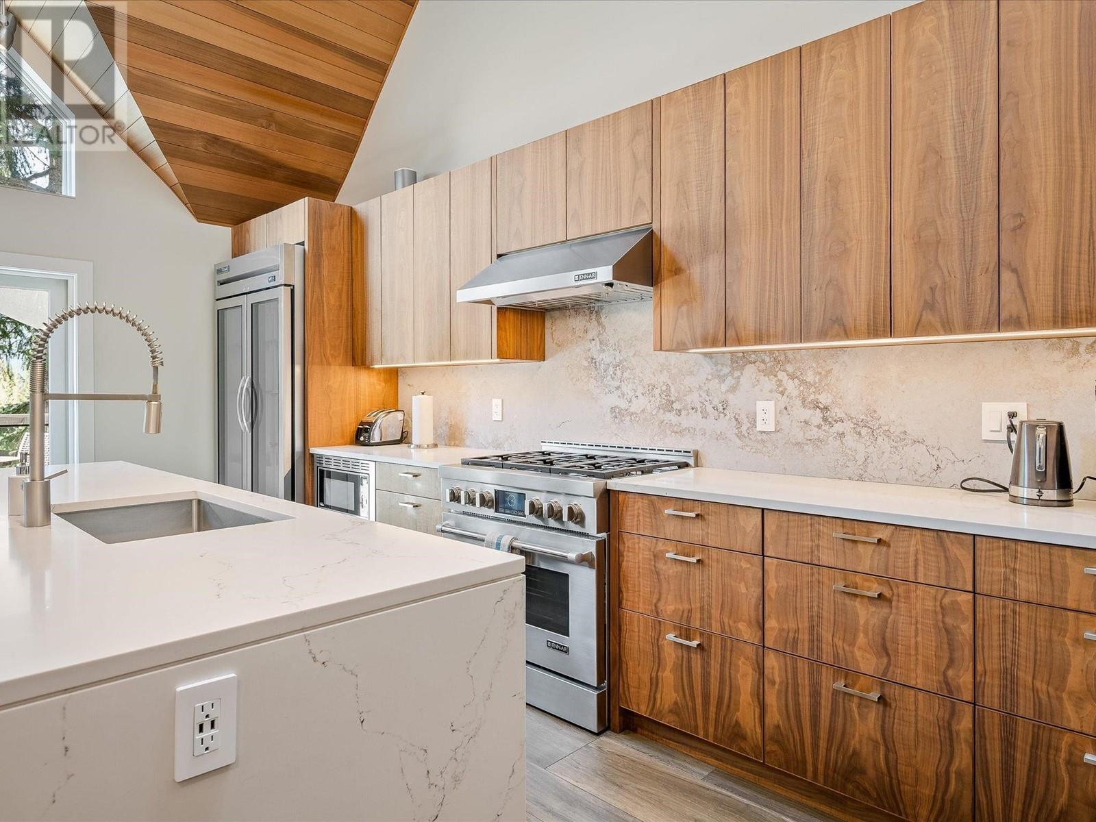 23 4700 GLACIER DRIVE, Whistler