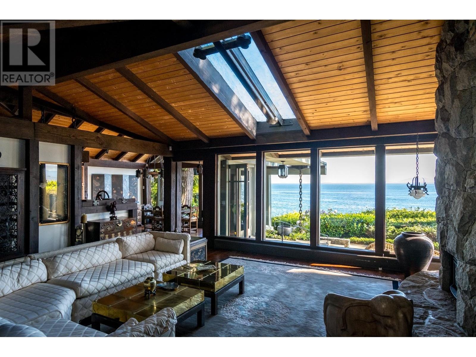 3581 BEACH AVENUE, Roberts Creek