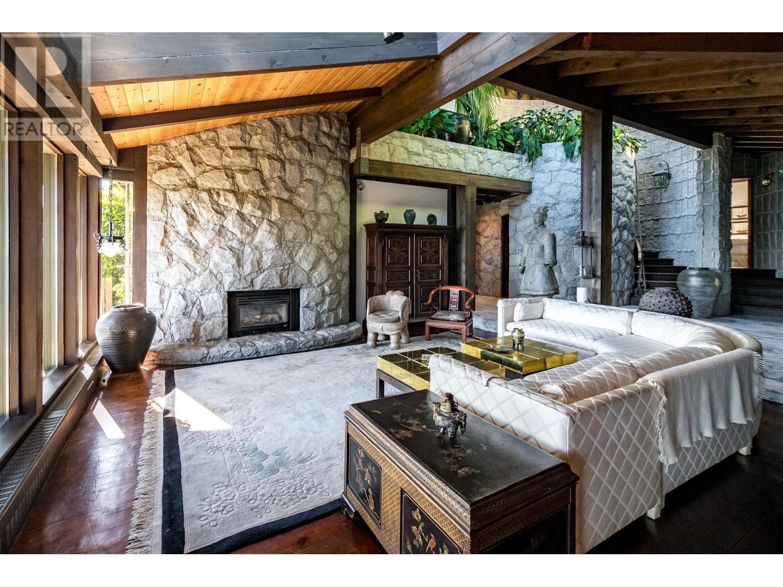 3581 BEACH AVENUE, Roberts Creek