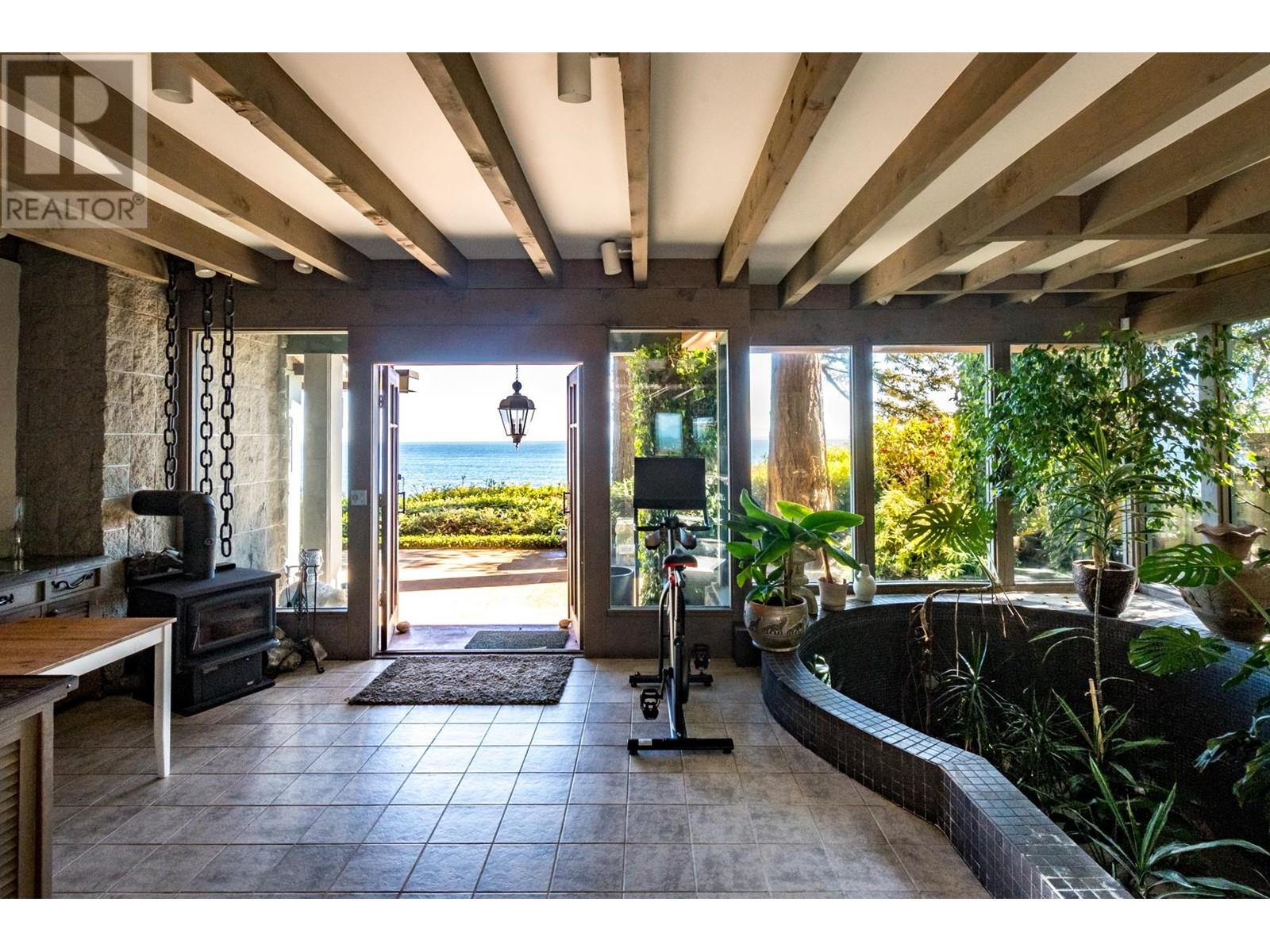 3581 BEACH AVENUE, Roberts Creek