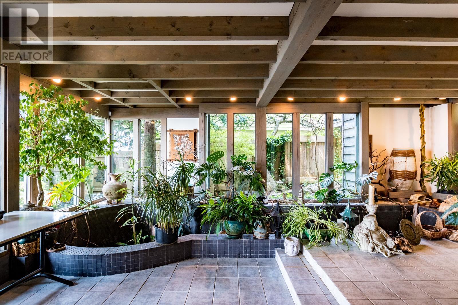 3581 BEACH AVENUE, Roberts Creek