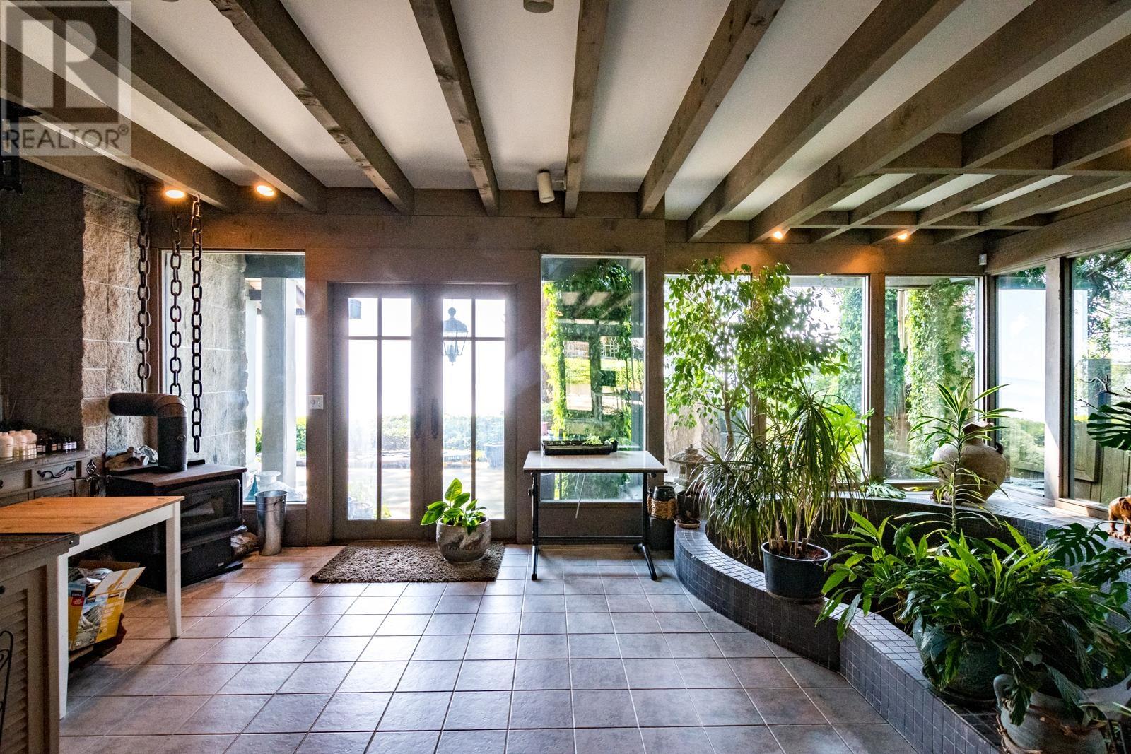 3581 BEACH AVENUE, Roberts Creek