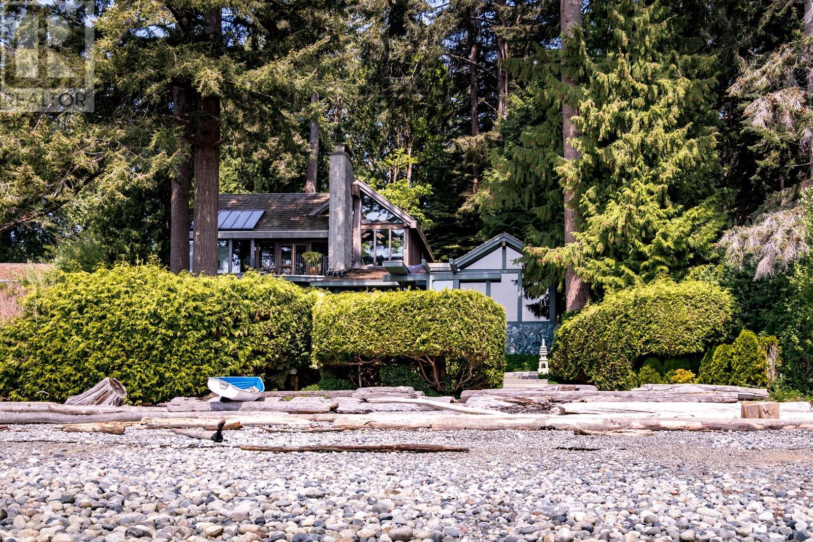 3581 BEACH AVENUE, Roberts Creek