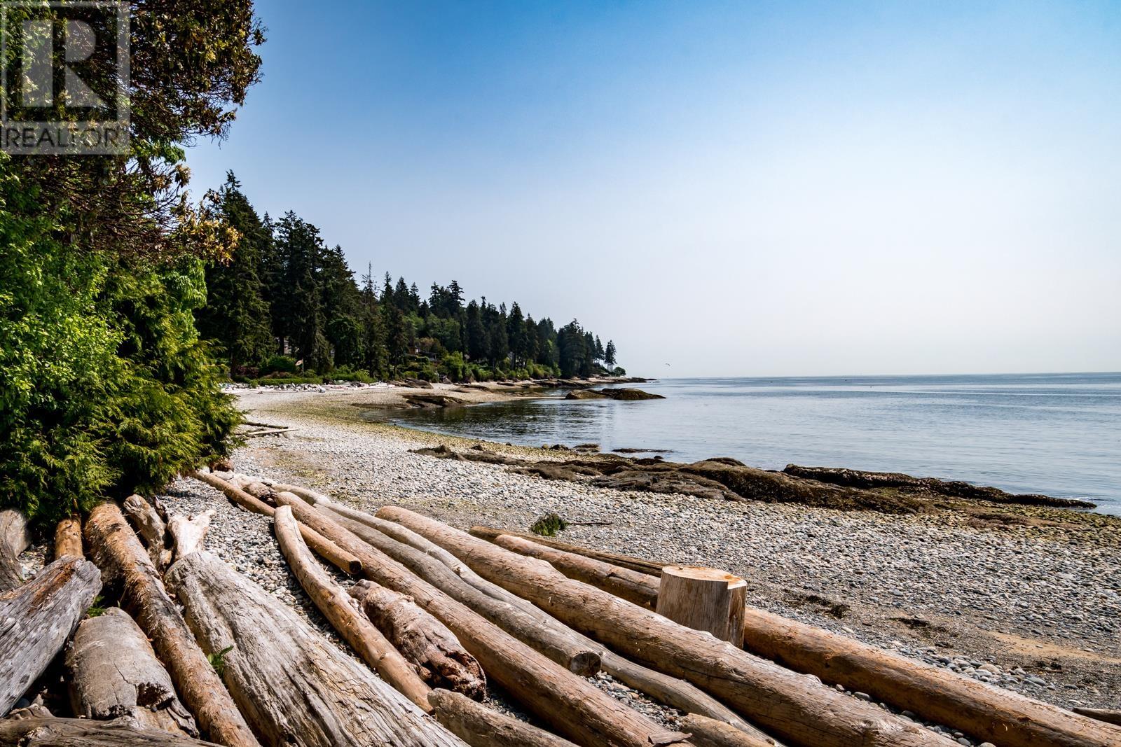 3581 BEACH AVENUE, Roberts Creek