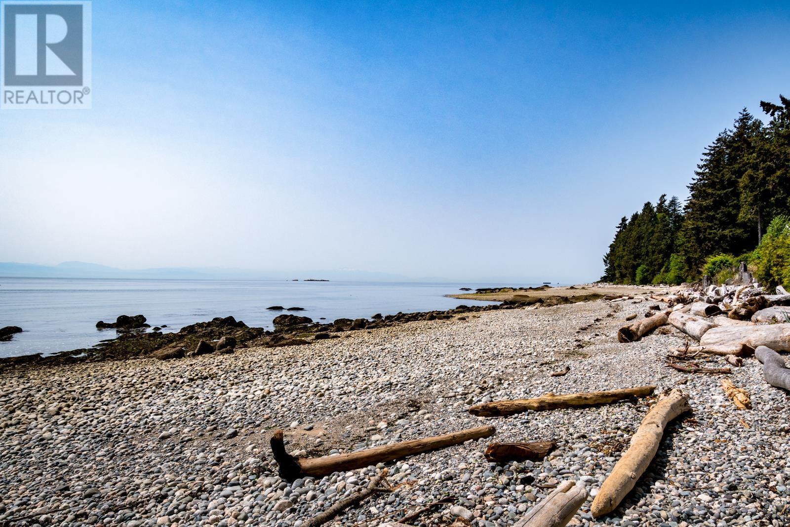 3581 BEACH AVENUE, Roberts Creek