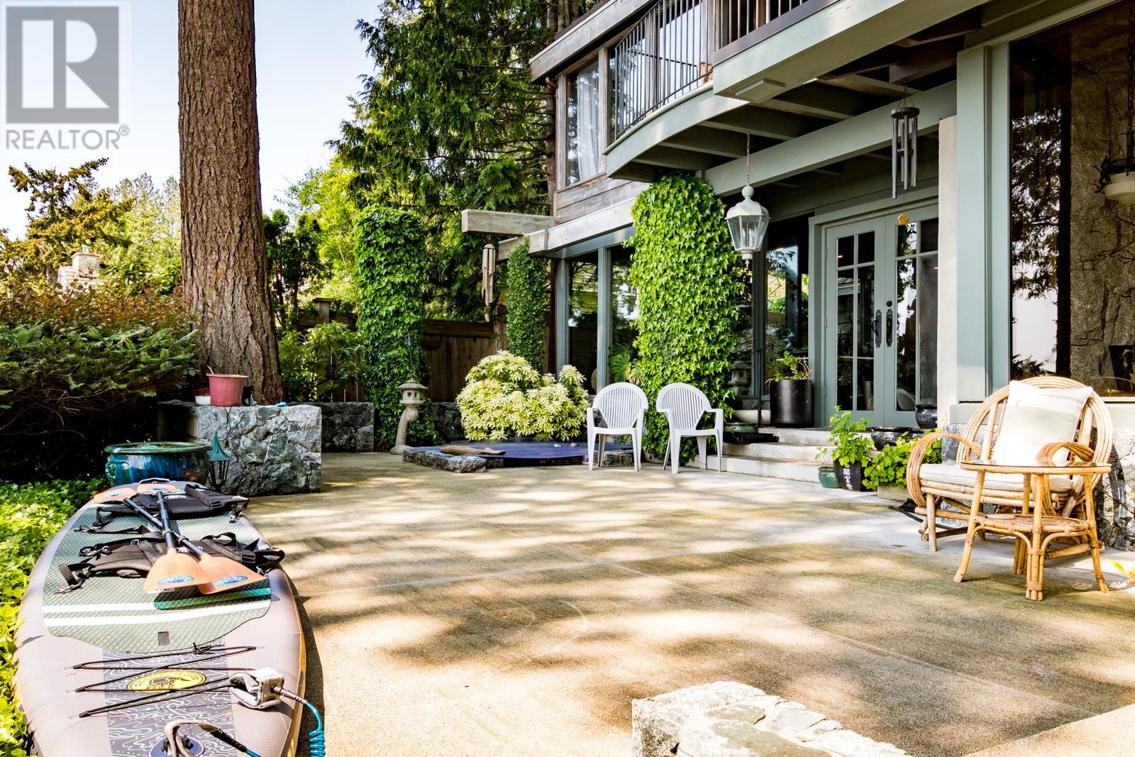 3581 BEACH AVENUE, Roberts Creek