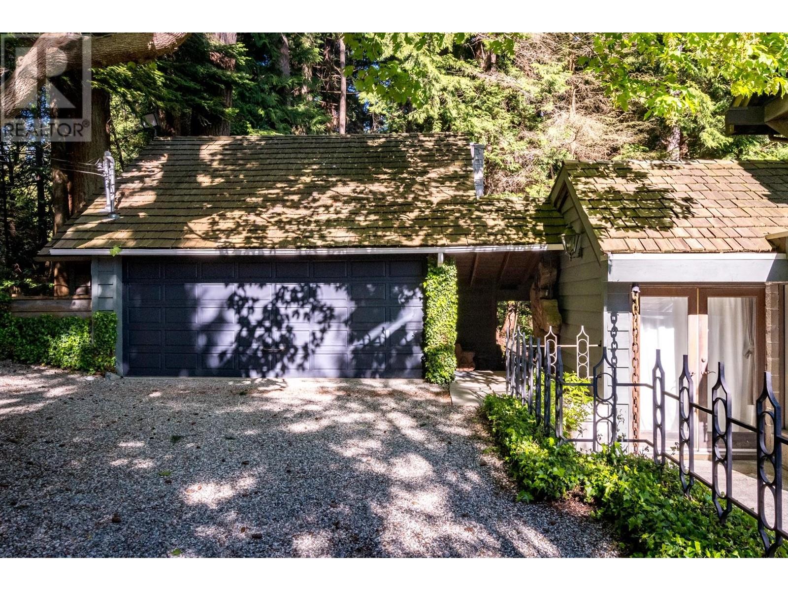 3581 BEACH AVENUE, Roberts Creek