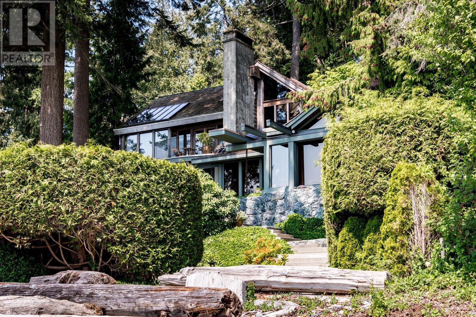 3581 BEACH AVENUE, Roberts Creek