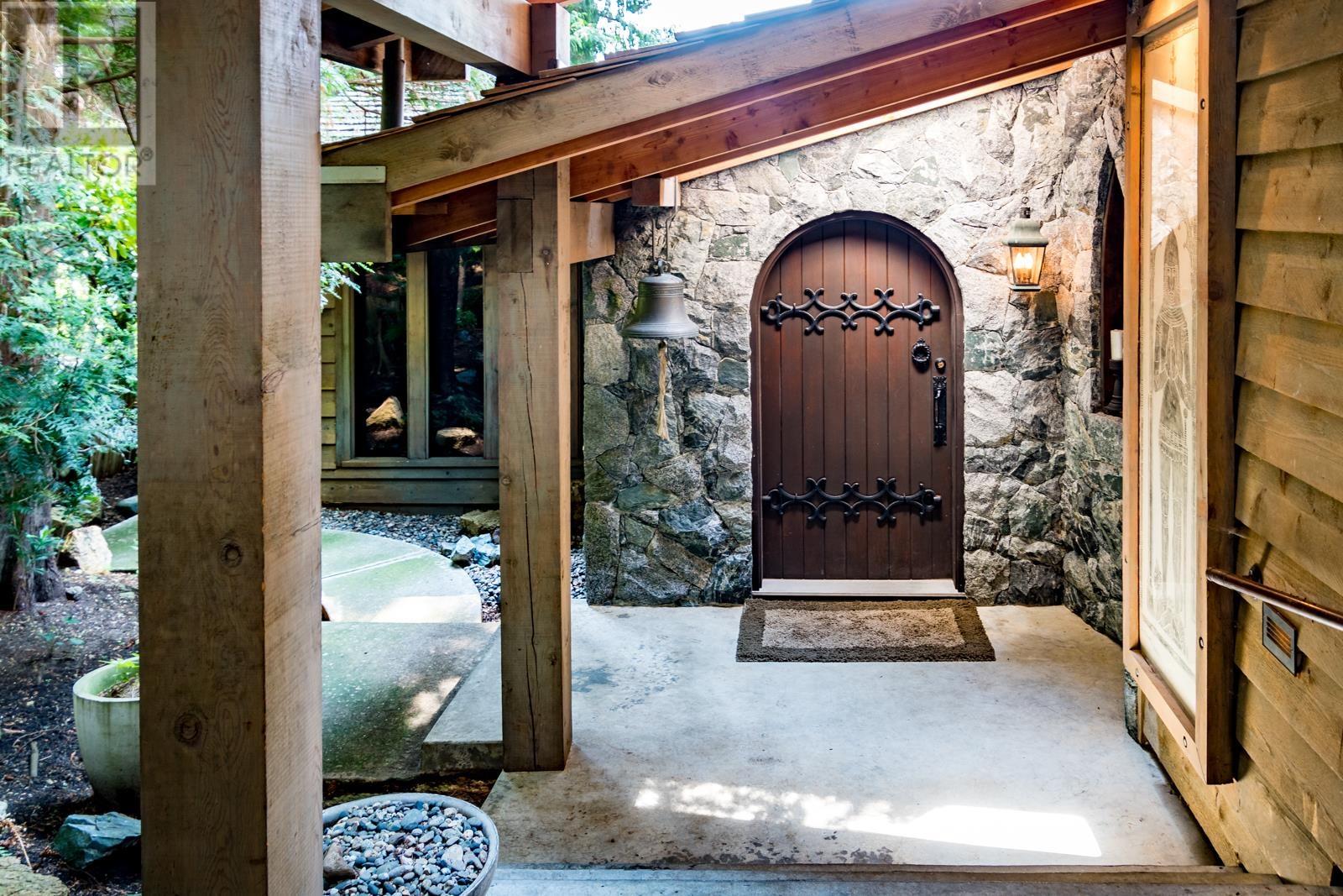 3581 BEACH AVENUE, Roberts Creek