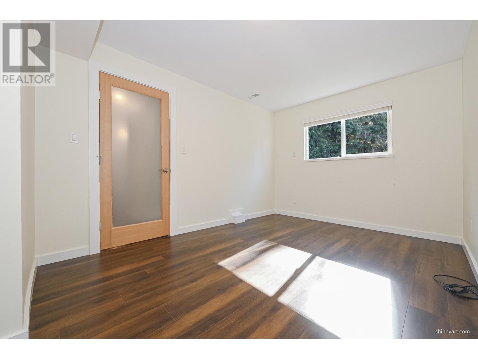 Photo 14 of 5510 14 B Avenue, Delta BC