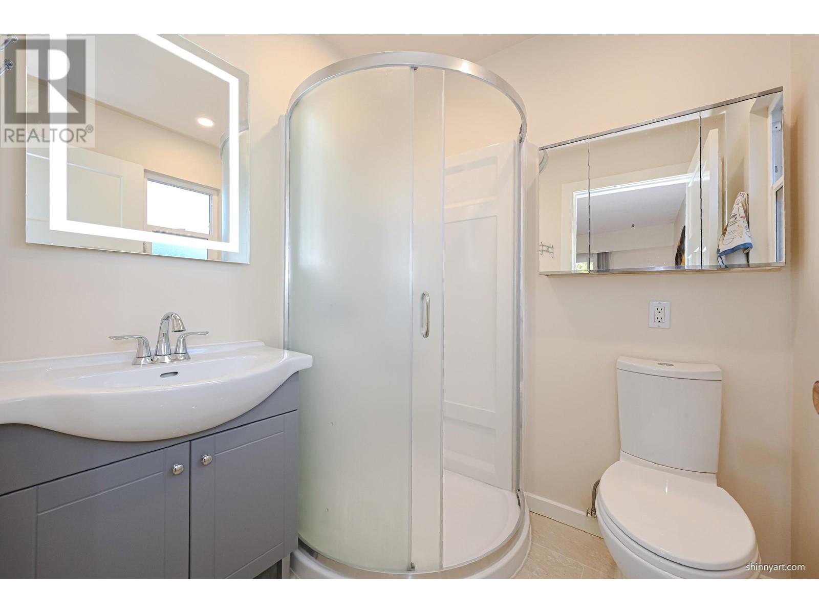 Photo 15 of 5510 14 B Avenue, Delta BC